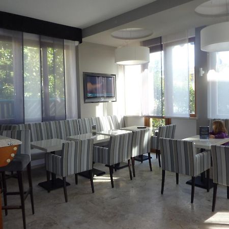 Lake Garda Hostel Сало Экстерьер фото