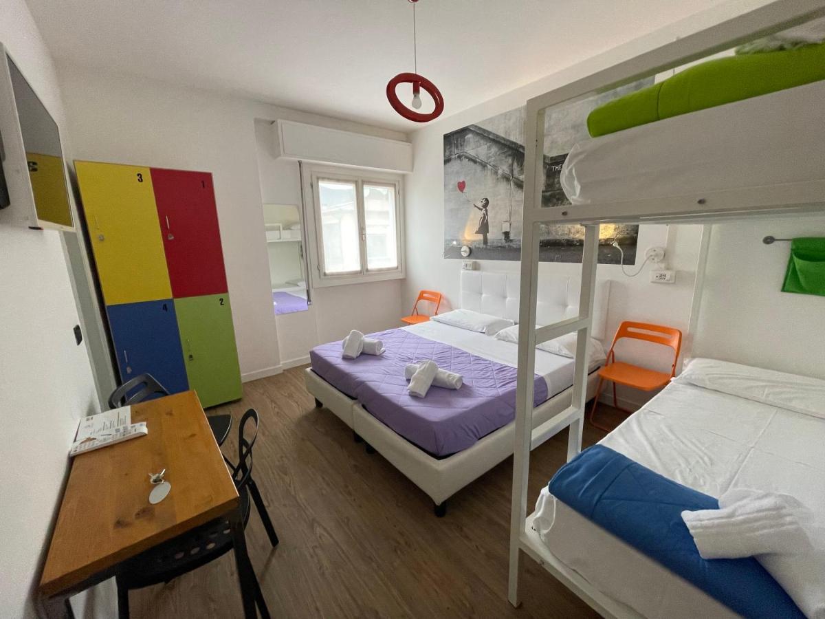 Lake Garda Hostel Сало Экстерьер фото