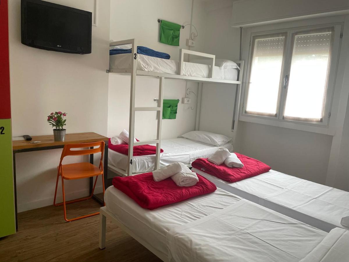 Lake Garda Hostel Сало Экстерьер фото