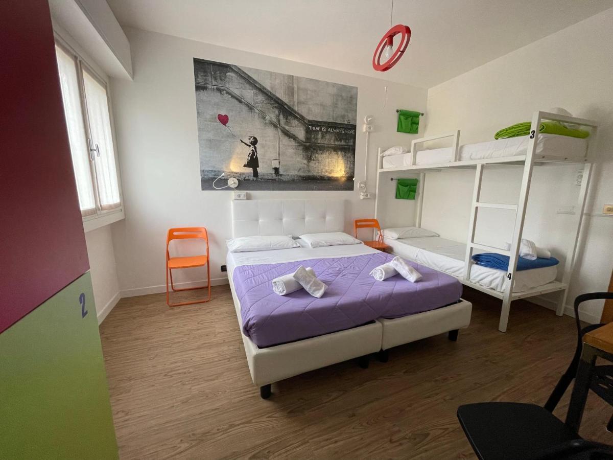 Lake Garda Hostel Сало Экстерьер фото