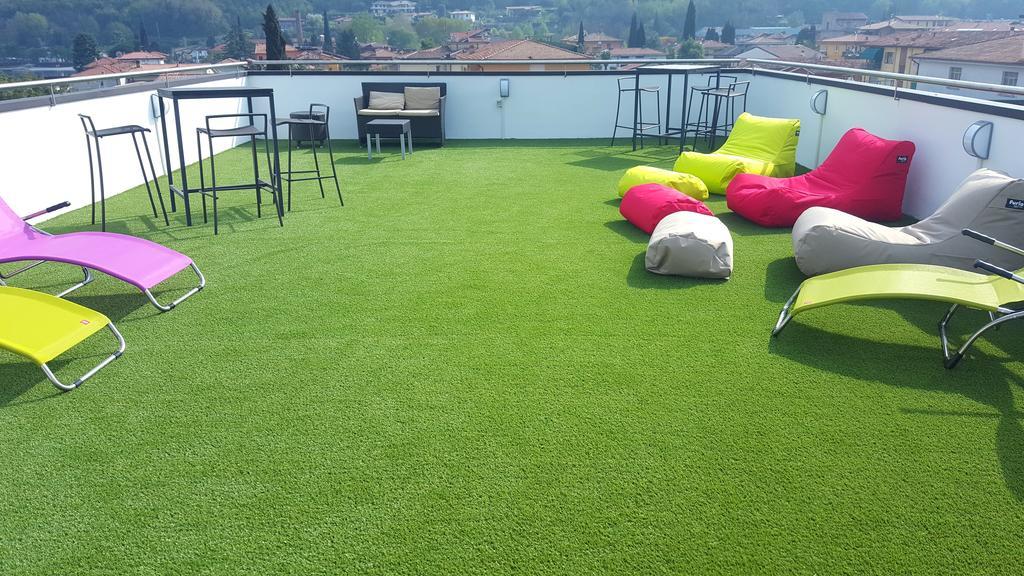 Lake Garda Hostel Сало Экстерьер фото