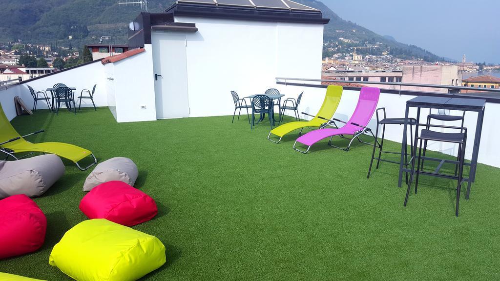Lake Garda Hostel Сало Экстерьер фото