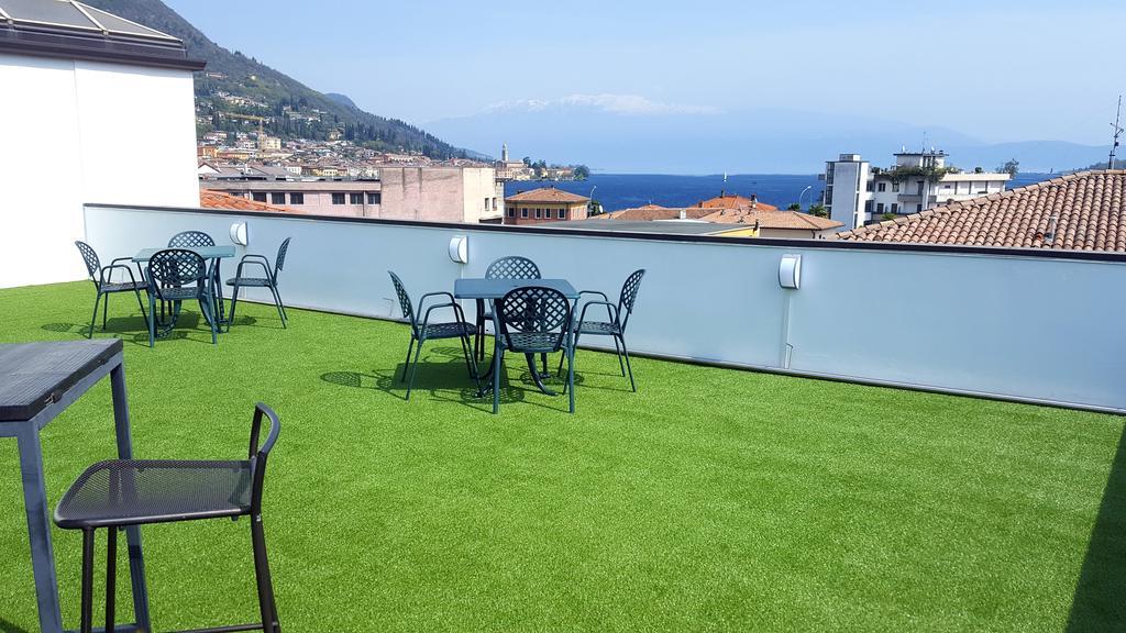 Lake Garda Hostel Сало Экстерьер фото