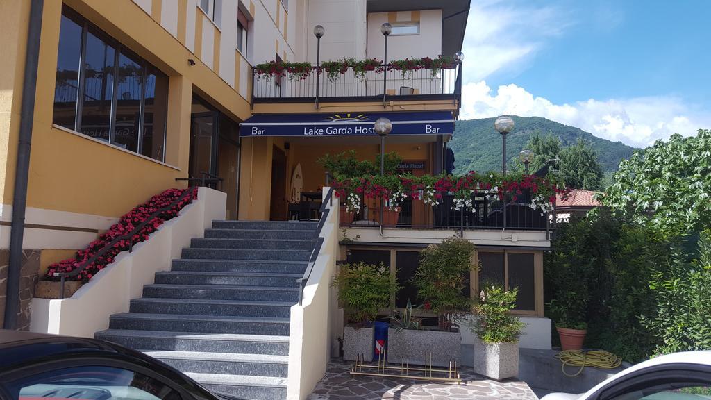 Lake Garda Hostel Сало Экстерьер фото