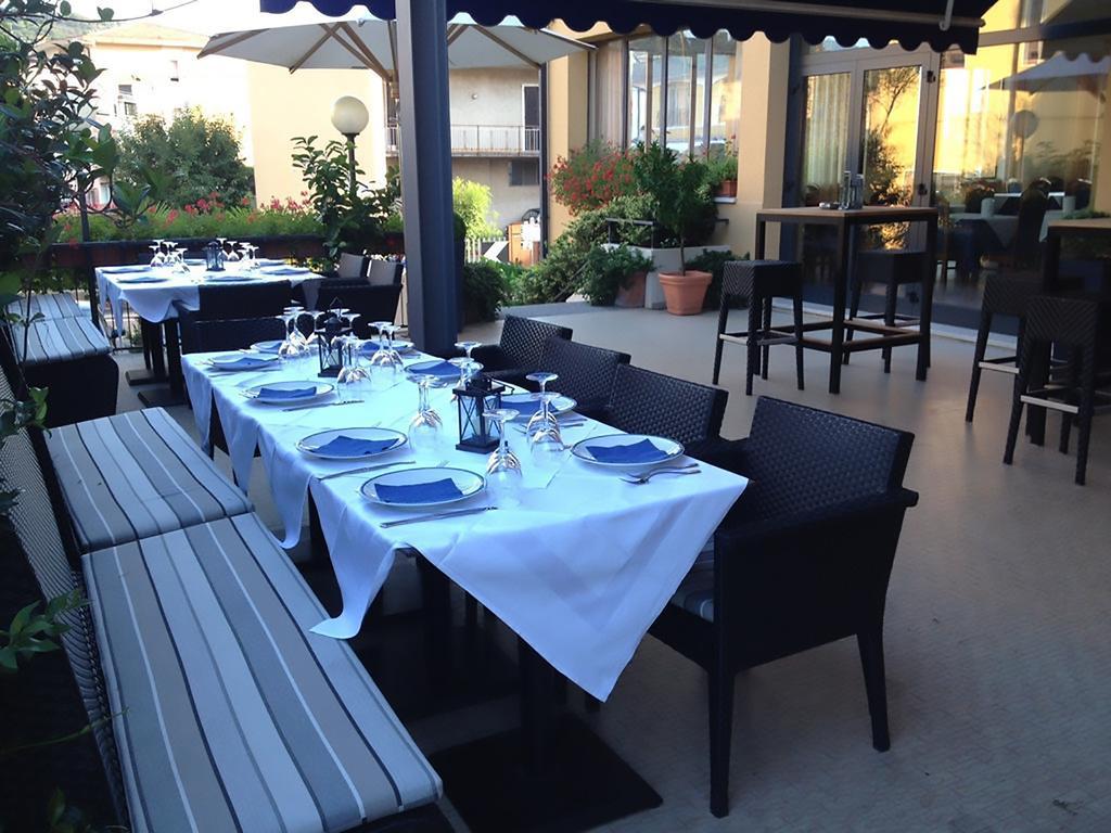 Lake Garda Hostel Сало Экстерьер фото