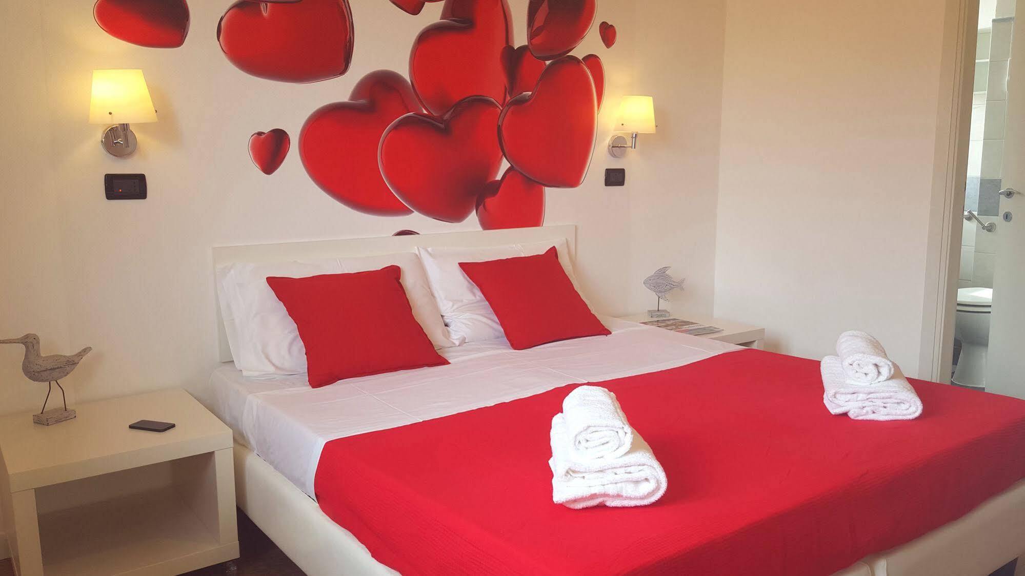 Lake Garda Hostel Сало Экстерьер фото