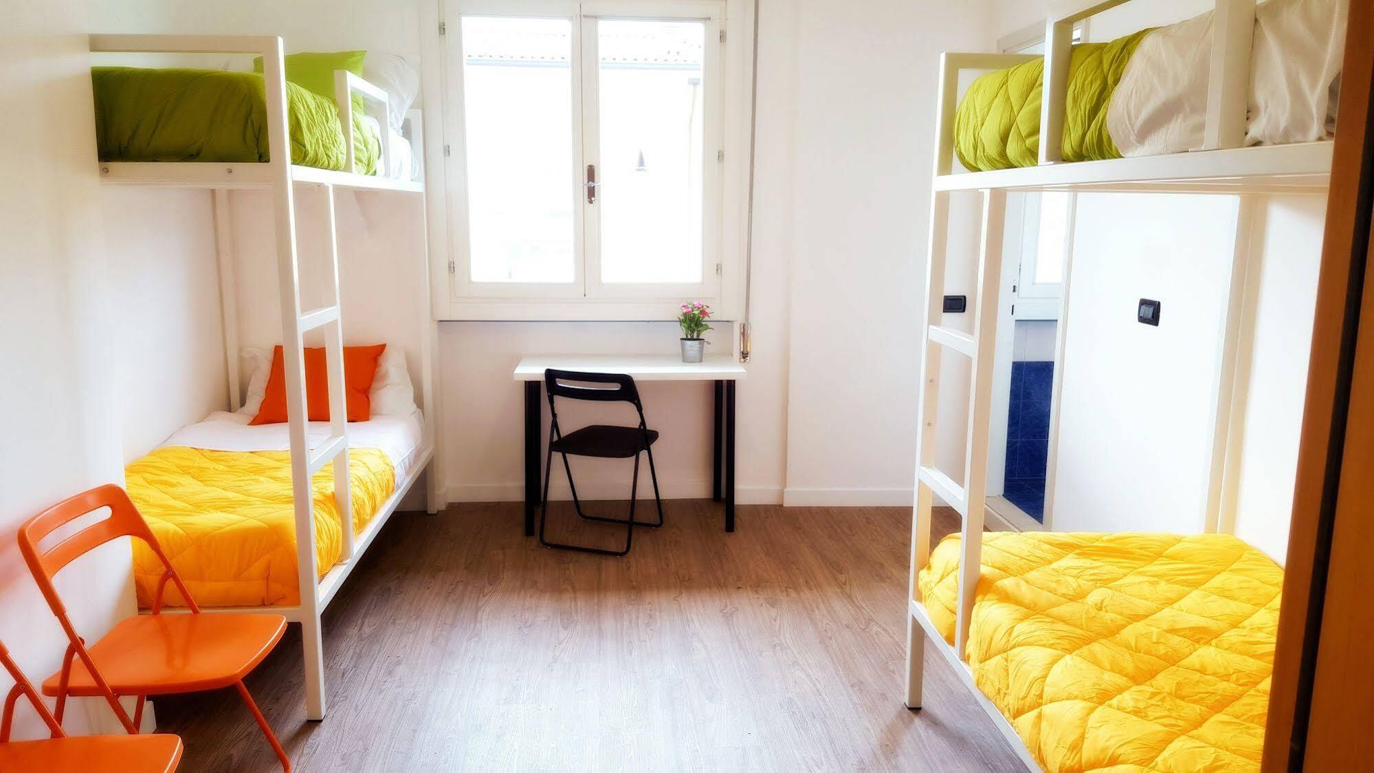 Lake Garda Hostel Сало Экстерьер фото