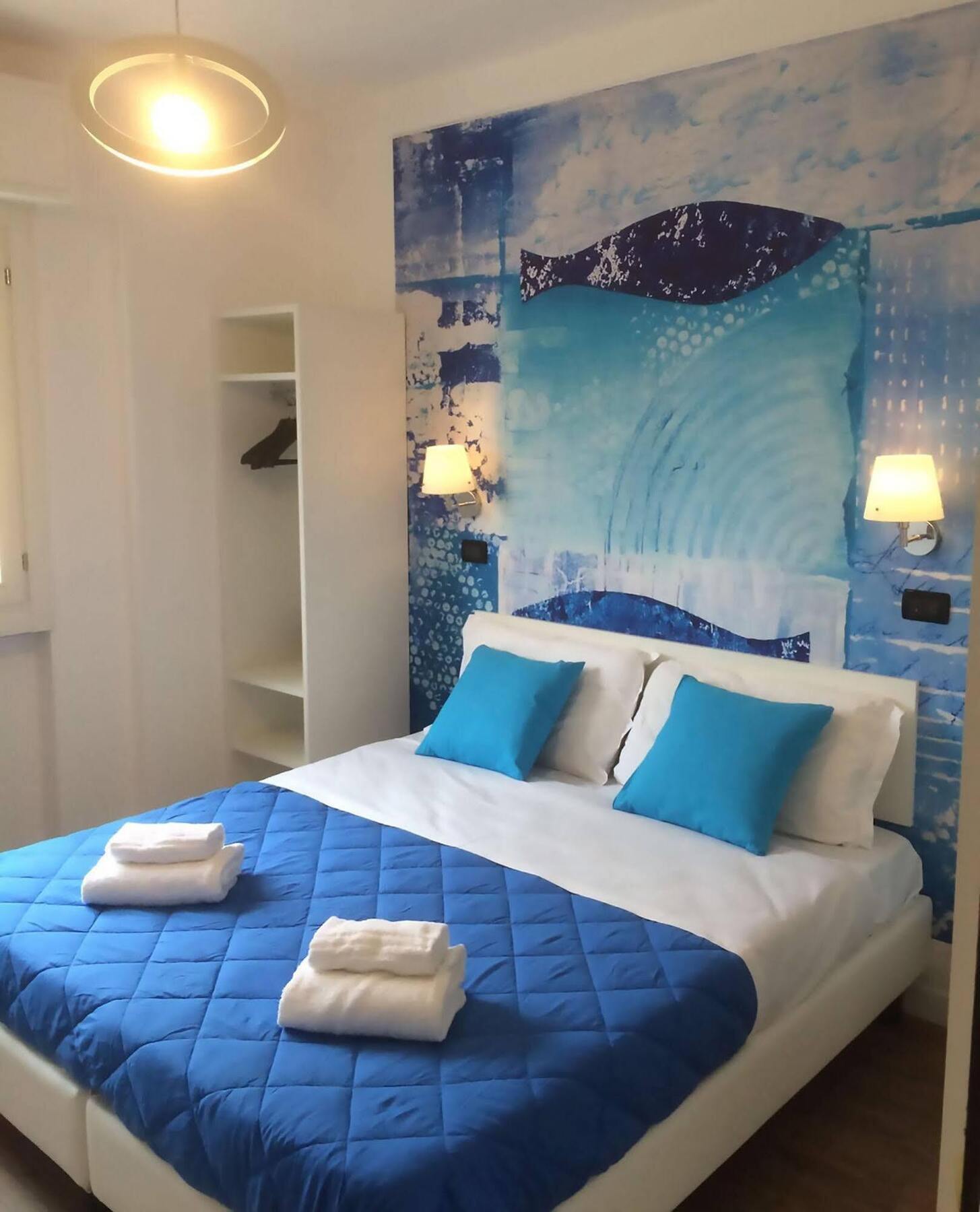 Lake Garda Hostel Сало Экстерьер фото