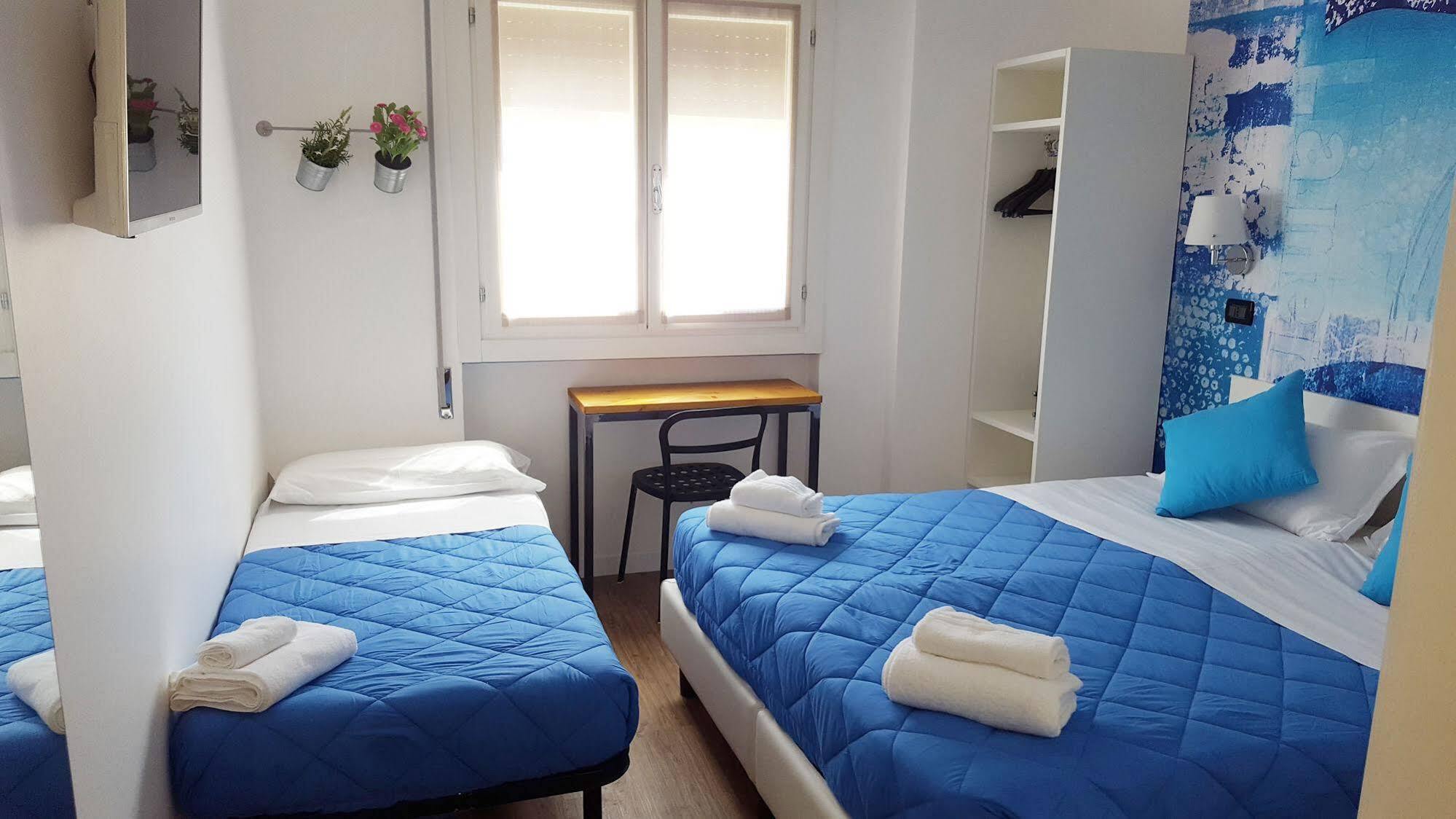 Lake Garda Hostel Сало Экстерьер фото